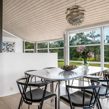 Vaula - 800m From The Sea By Interhome