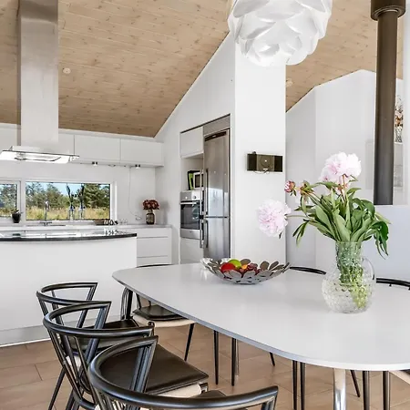 Vaula - 800m From The Sea By Interhome * Lokken