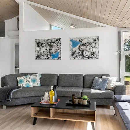 Vaula - 800m From The Sea By Interhome Lokken
